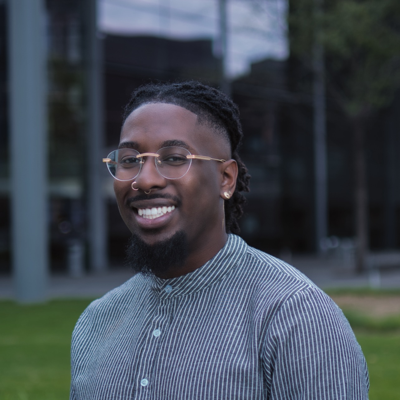 Headshot of a professional photographer